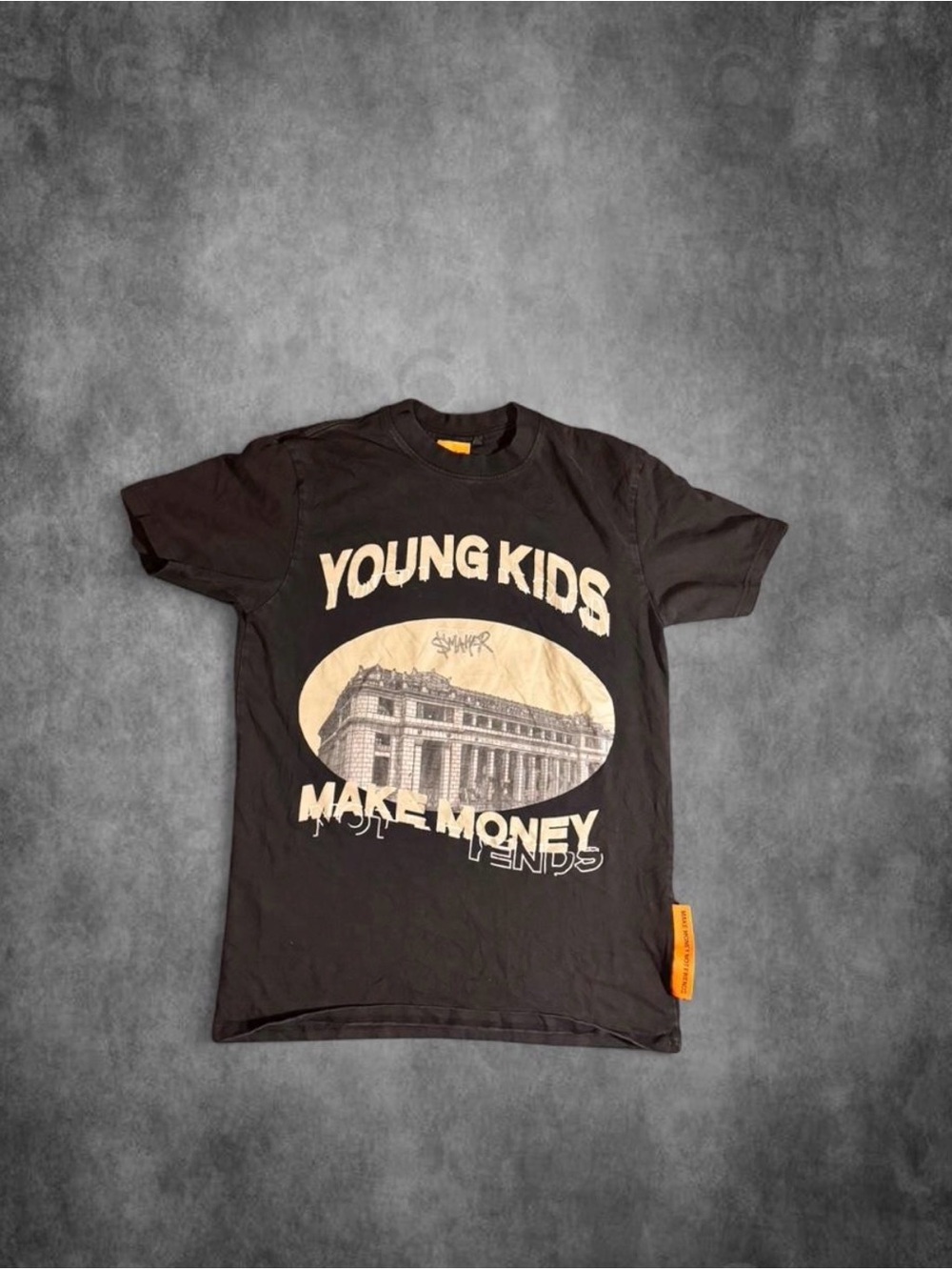 Young kids make money not friends black t-shirt